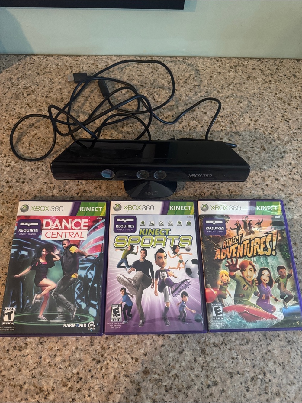 360 Black Kinect Sensor with Kinect Sports, Dance Central & Kinect Adventures